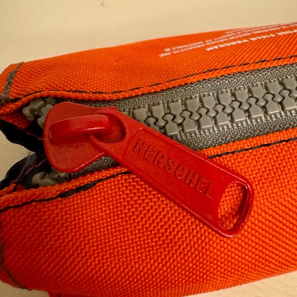 Herschel’s pencil case - Picture 4 of 8